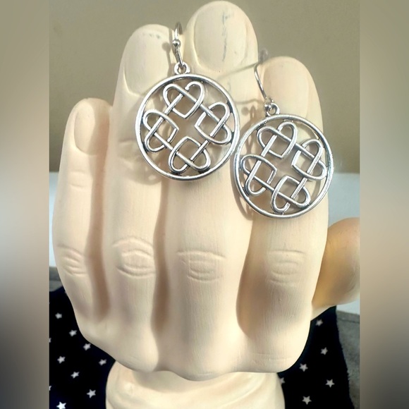 Vintage -Uniquely Carved Silver Dangle Earrings - Picture 1 of 3